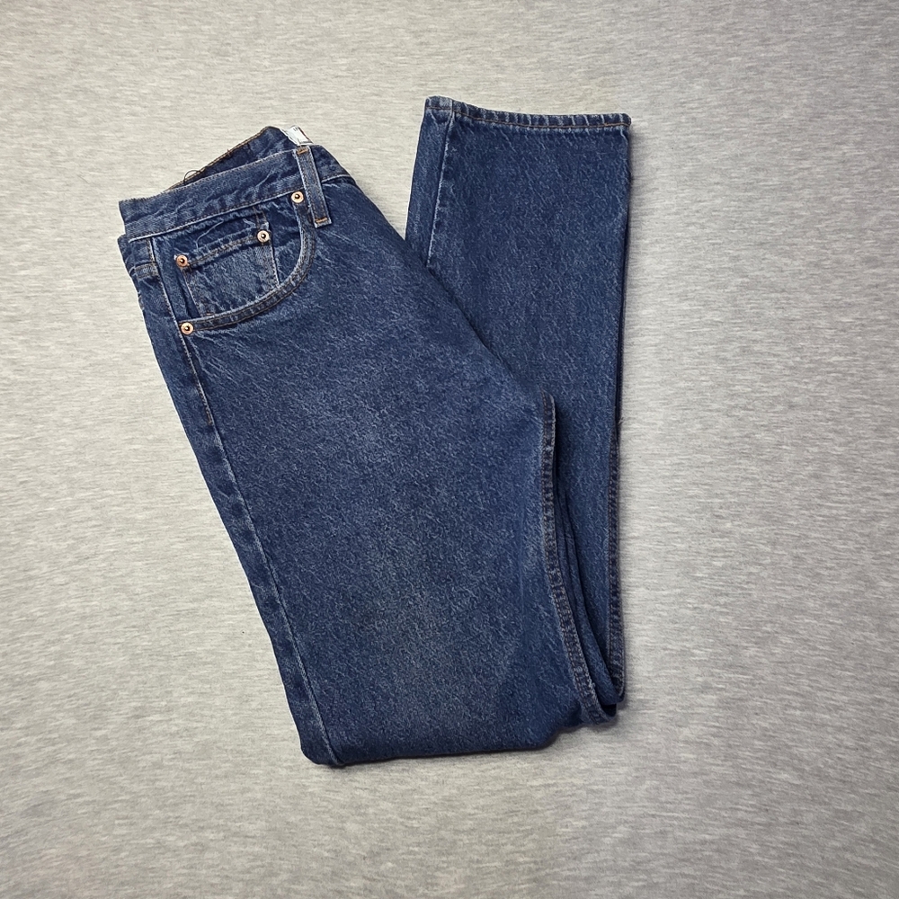 Levis 501 Blue Straight-Leg Jeans with Classic Design 32x30 Vintage Y2k Denim - Picture 7 of 8